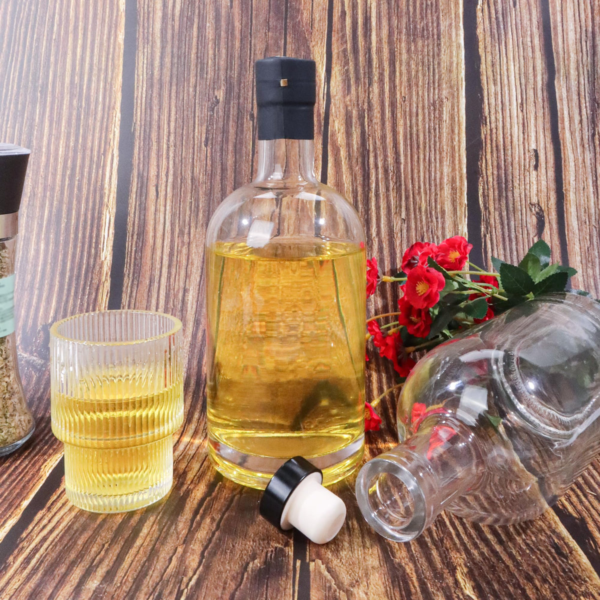 4 Pack 25oz Clear Glass Bottles with Cork Lids E804957